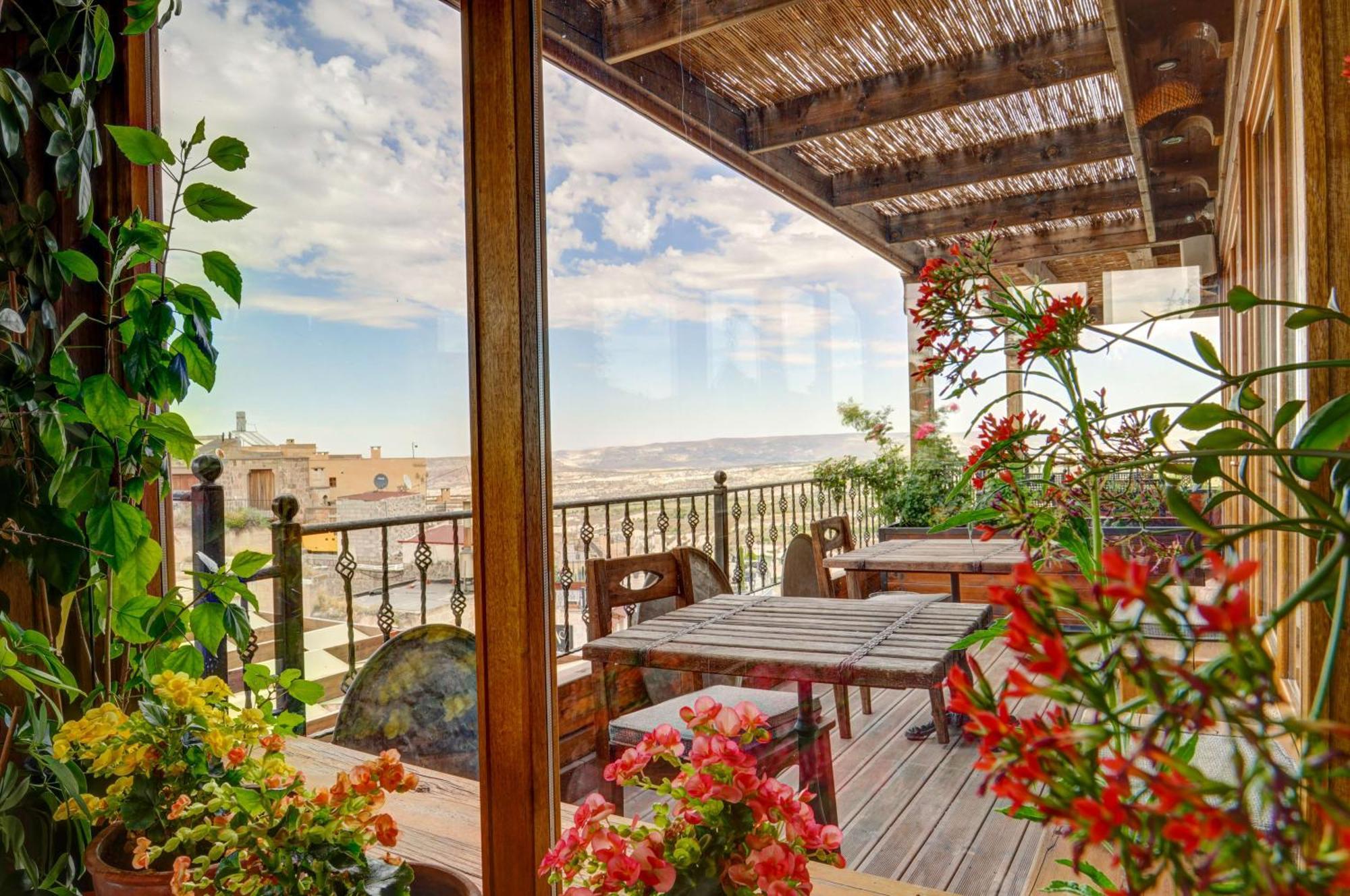 Vasil Cave Hotel Учисар Экстерьер фото