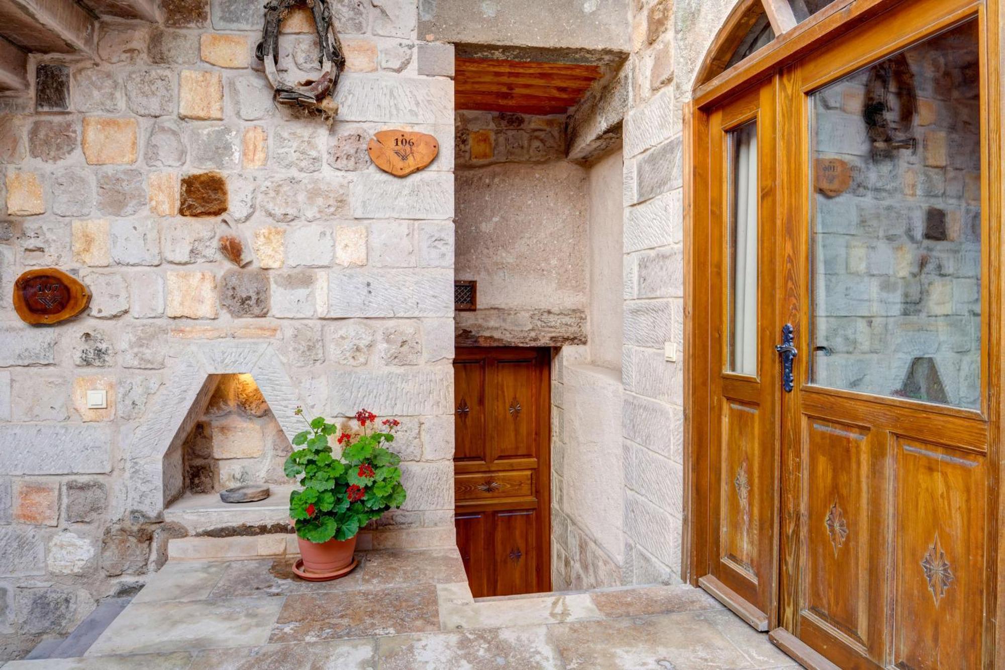 Vasil Cave Hotel Учисар Экстерьер фото